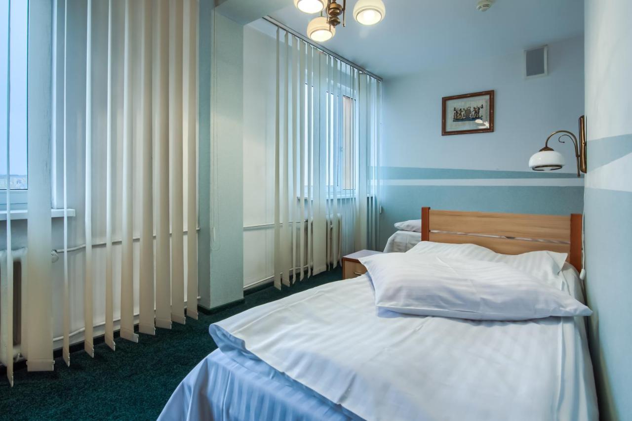 קונין Hotel Konin מראה חיצוני תמונה
