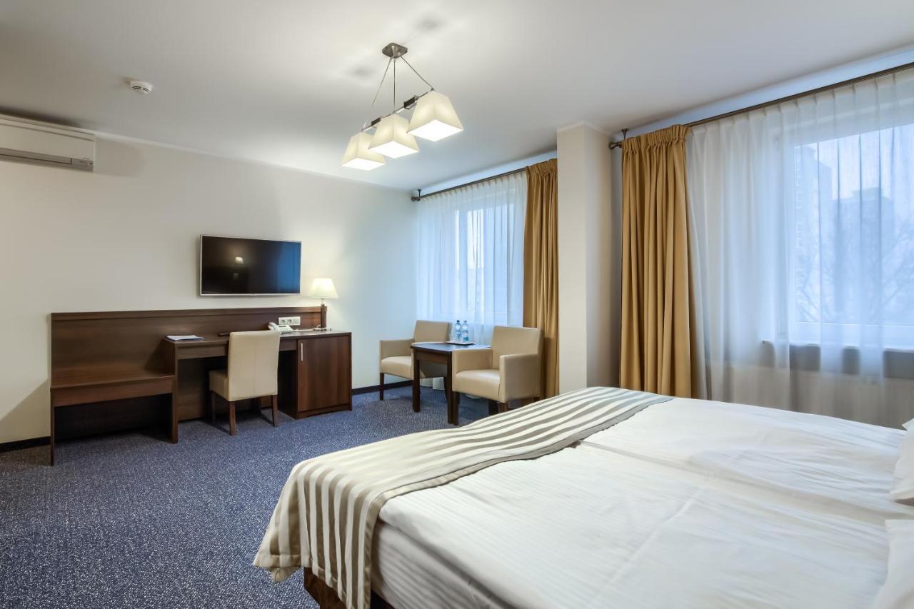 קונין Hotel Konin מראה חיצוני תמונה