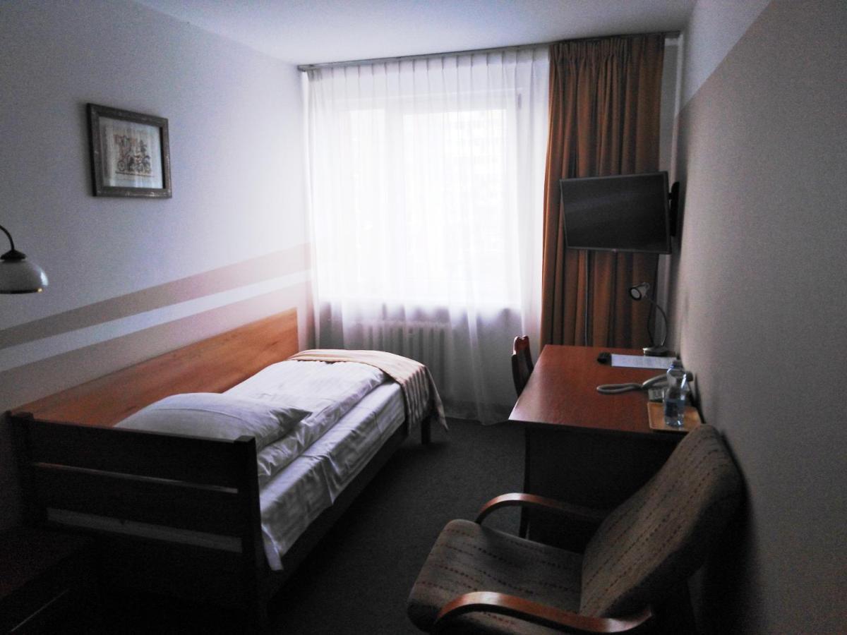 קונין Hotel Konin מראה חיצוני תמונה