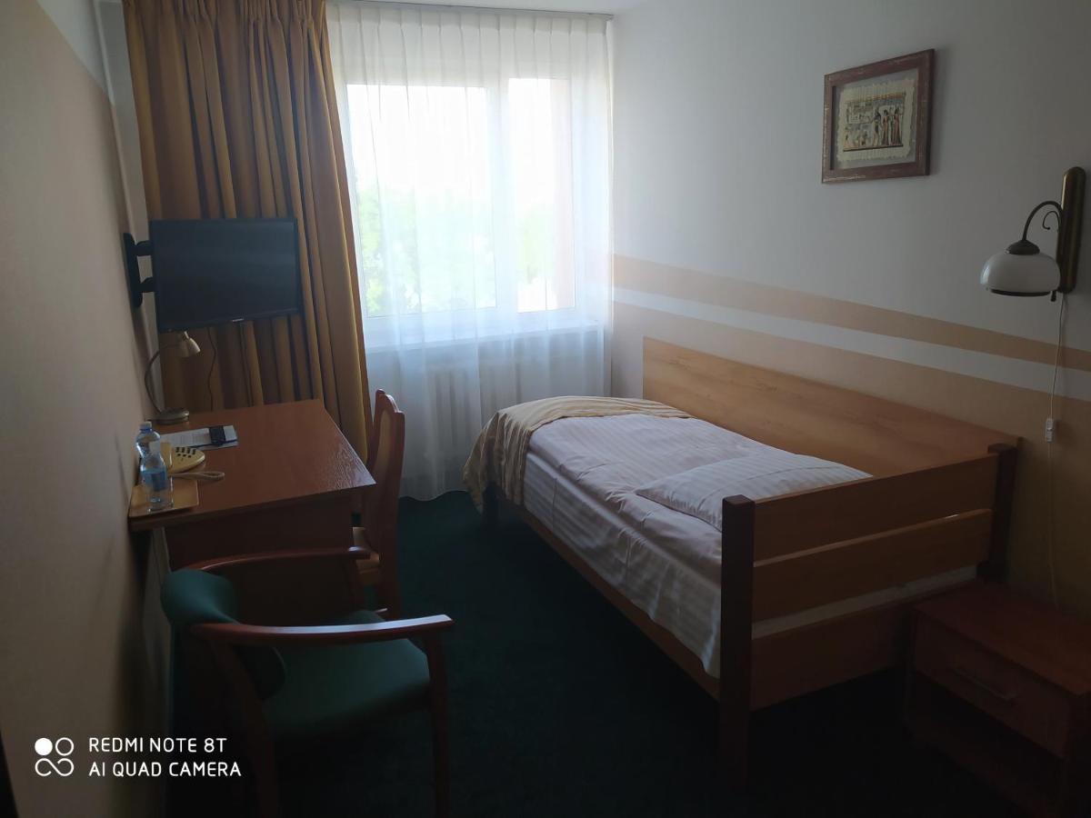קונין Hotel Konin מראה חיצוני תמונה